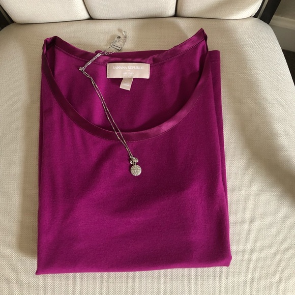 Banana Republic Tops - Banana Republic sleeveless top XS